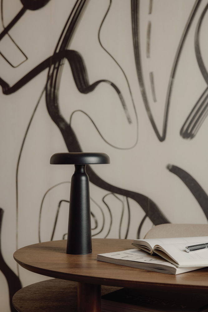 VINGA Avery RCS tafellamp