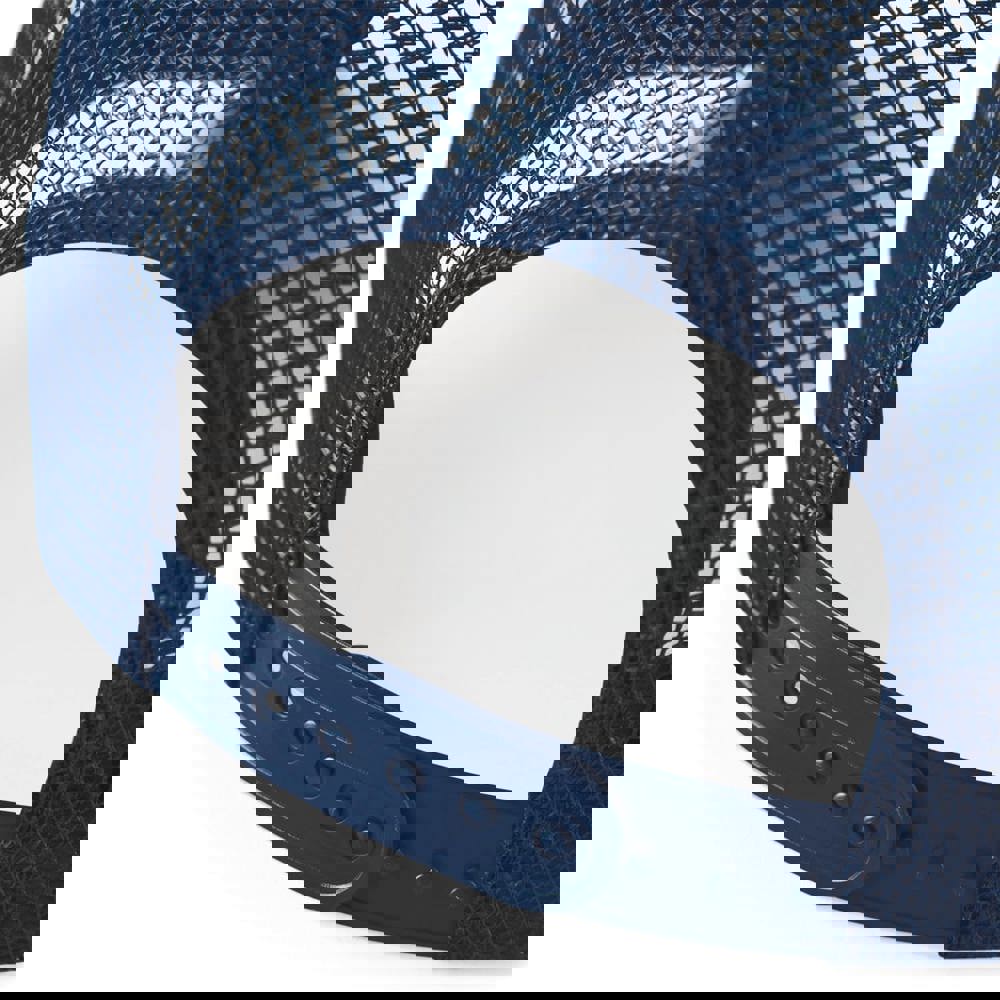 B640B - Kinderpet in mesh, verstelbaar aan de achterkant.