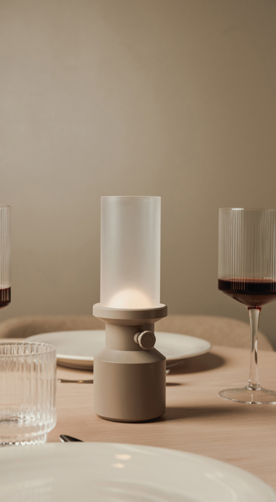 VINGA Niori RCS tafellamp