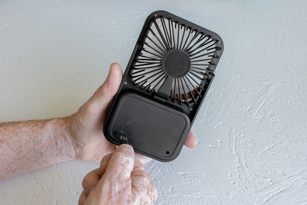 Aervina RCS rplastic herlaadbare bureauventilator