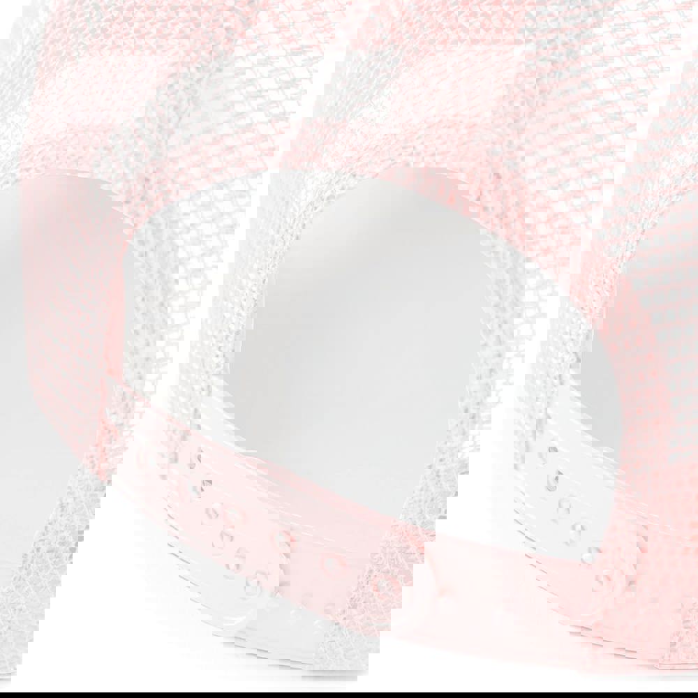 B640B - Kinderpet in mesh, verstelbaar aan de achterkant.