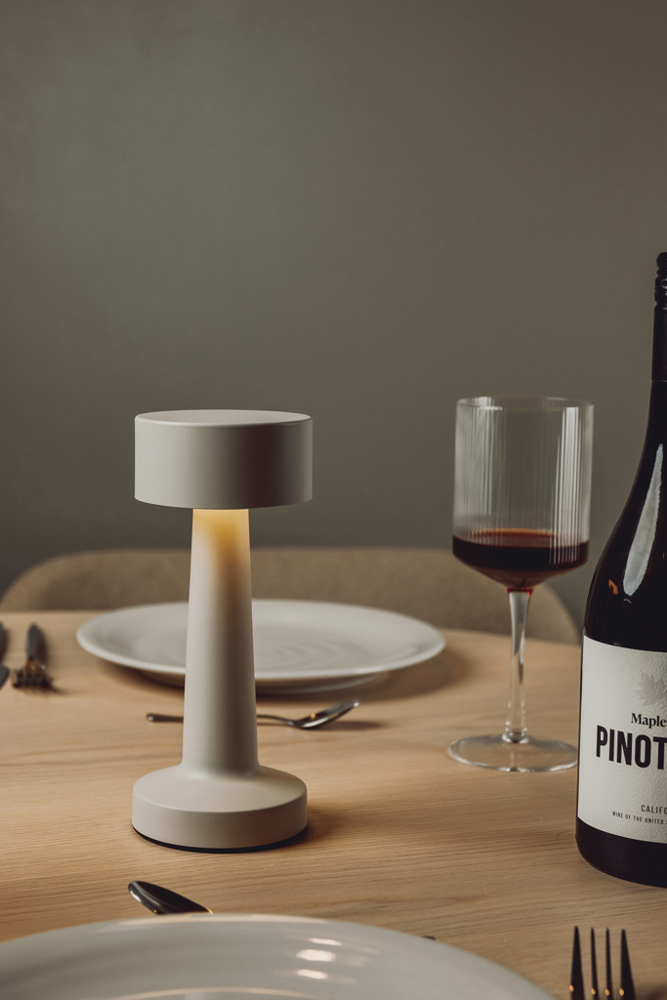 VINGA Maris RCS recycled ABS tafel lamp