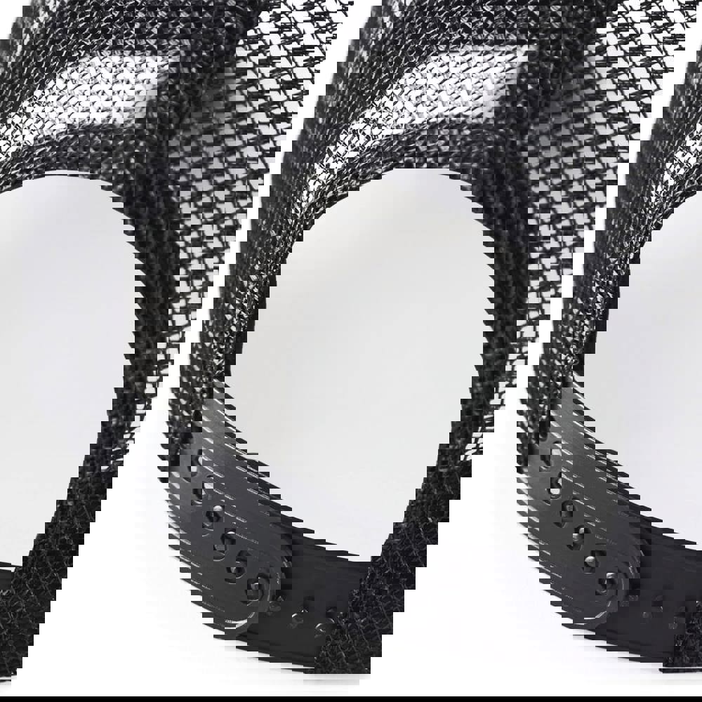 B640B - Kinderpet in mesh, verstelbaar aan de achterkant.