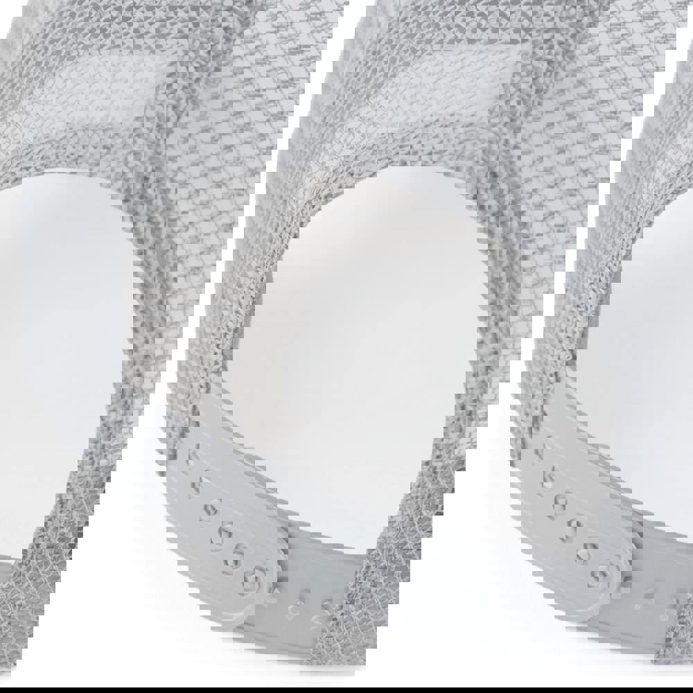 B640B - Kinderpet in mesh, verstelbaar aan de achterkant.